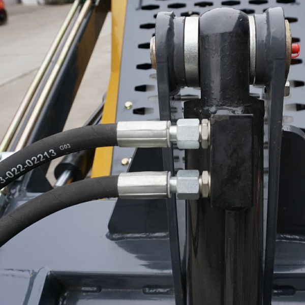 BES380B-Mini Track Loader